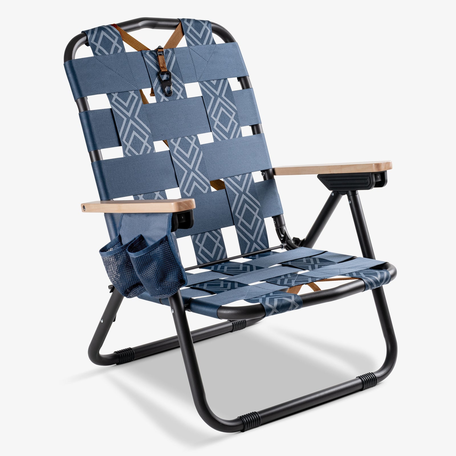Kove outdoor chair, foldable camping chair with blue patterned seat and backrest on a white background