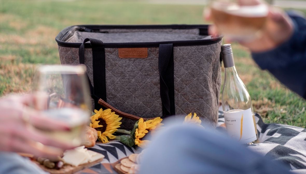 BUSTLE: Make Grocery Shopping Easier & Safer With These Insulated Bags