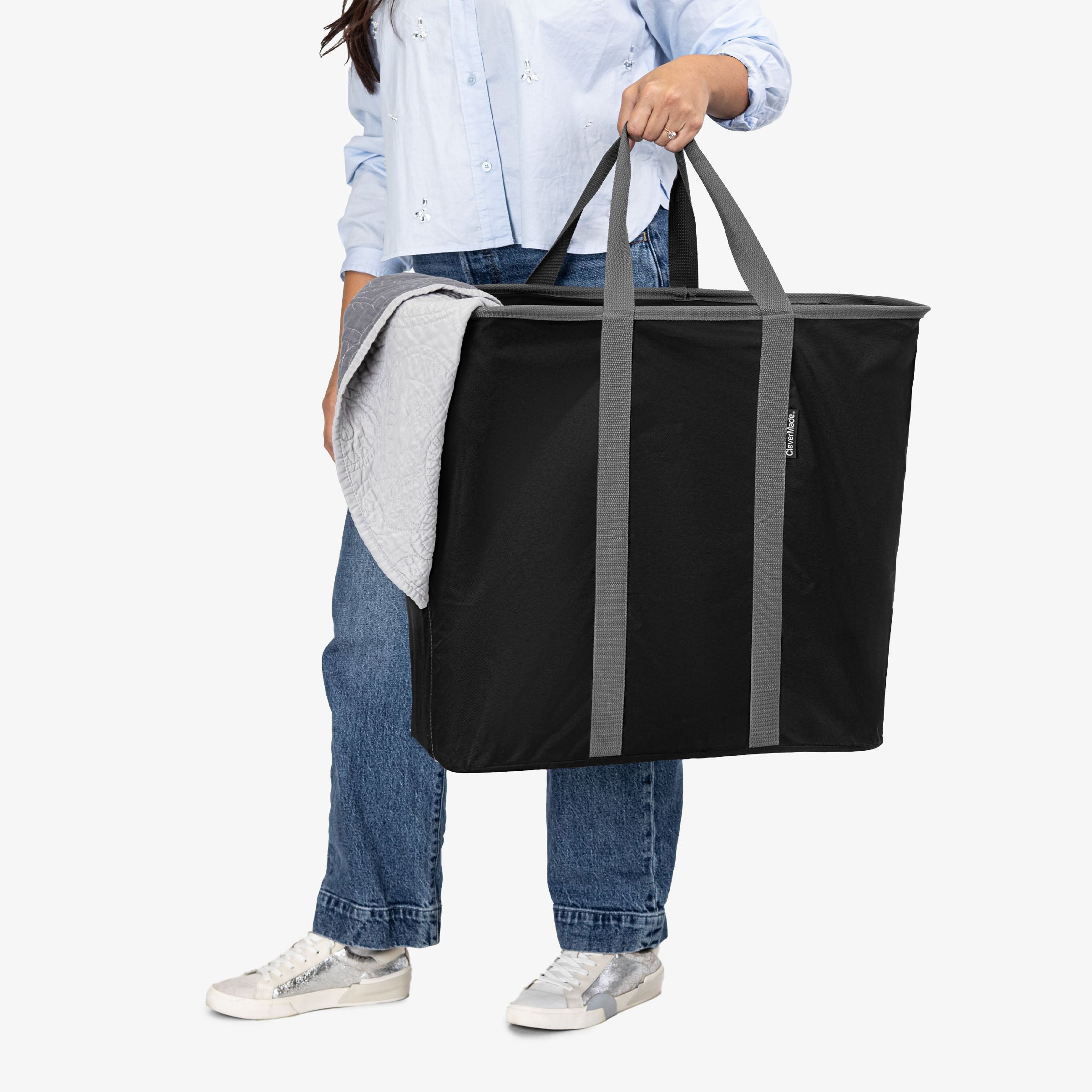 7070-4203-0503_Black_Carry_CM_1ec7cd93-1dd2-450d-8a3f-faa1faebb598.jpg