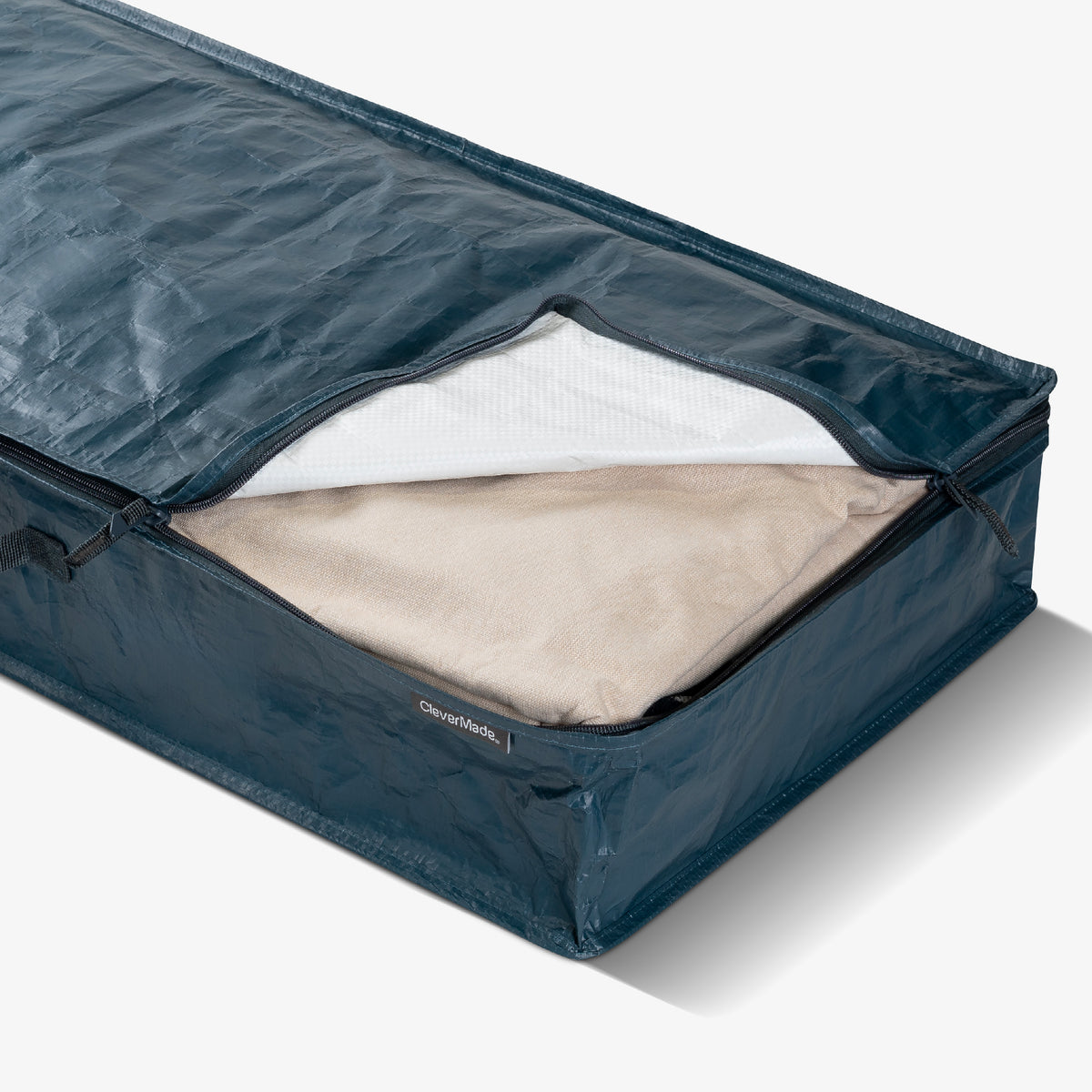 CleverMade storage slide 46L full of garments