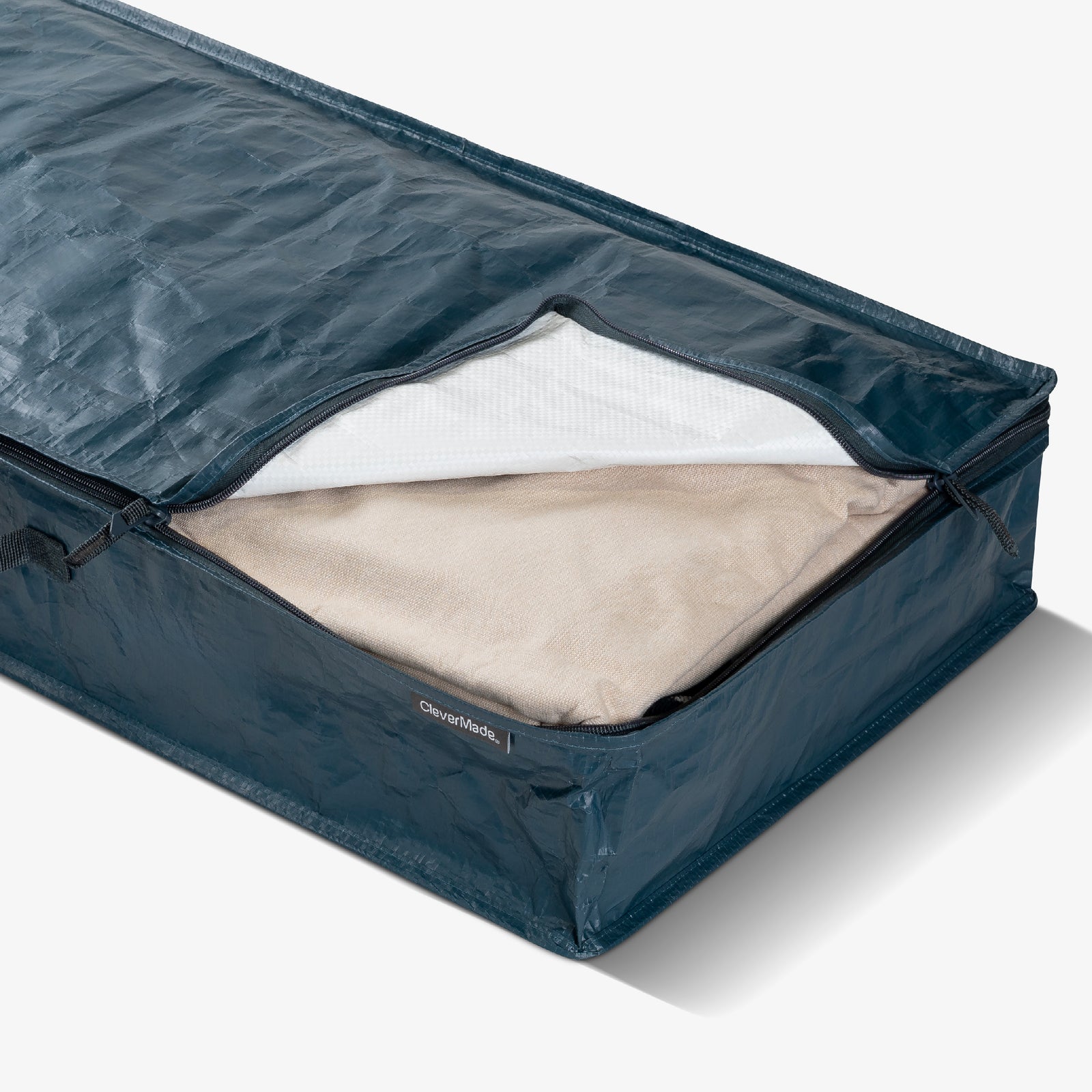 CleverMade storage slide 46L full of garments